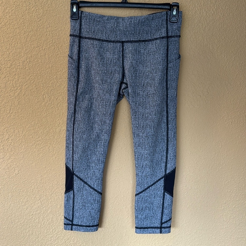 Lululemon Pace Rival Crop. Medium